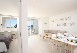 Dining - Sivella Apartament, Front-line studio located in Puerto Pollensa (Port de Pollença)