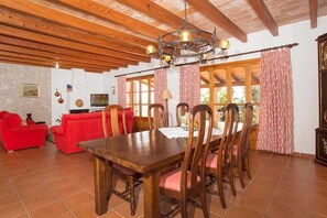 Dining - Villa Hostalet,  Spaciousness and nature near the golf course (Pollença)