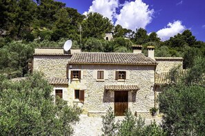 Exterior - Villa Alordes, Newly renovated house with mountain views (Pollença)