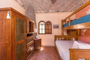 6 habitaciones, wifi gratis y ropa de cama