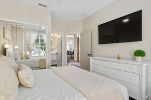 4 Schlafzimmer, Bügeleisen/Bügelbrett, Reisekinderbett, WLAN
