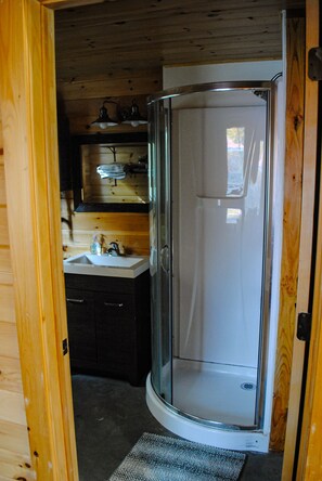 Towels, soap, shampoo, toilet paper