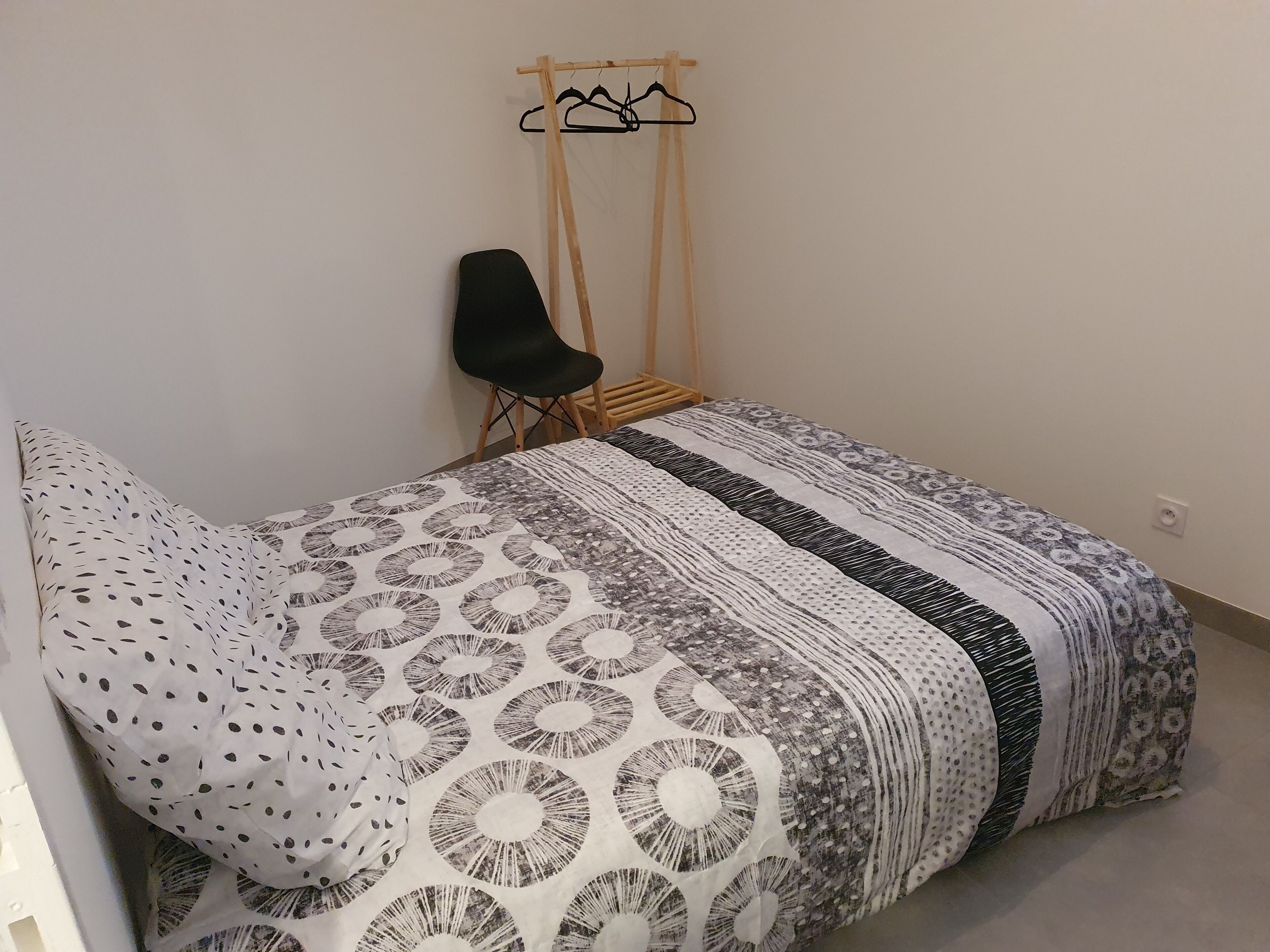 2 bedrooms, iron/ironing board, WiFi (free), bed sheets