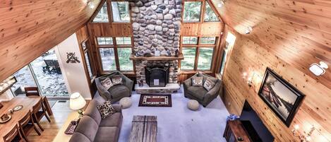 Älytelevisio, takka, DVD-soitin