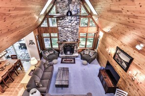 Smart TV, fireplace, DVD player