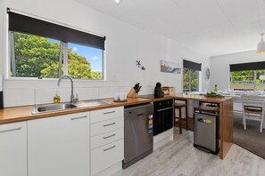 Fridge, microwave, dishwasher, toaster - Bluebird - Mangawhai Heads Holiday Home (Mangawhai Heads)