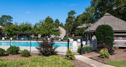 Newly Renovated Lakeview Condo Complex First Floor Oasis!