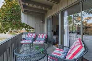 屋外ダイニングエリア