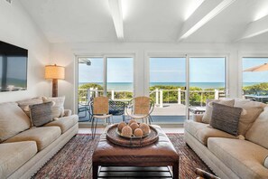 TV, video games, foosball, offices - Complete Reno, Private Beach, Panoramic Water View! (Eastham)