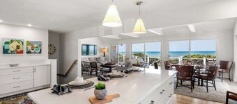 Complete Reno, Private Beach, Panoramic Water View!