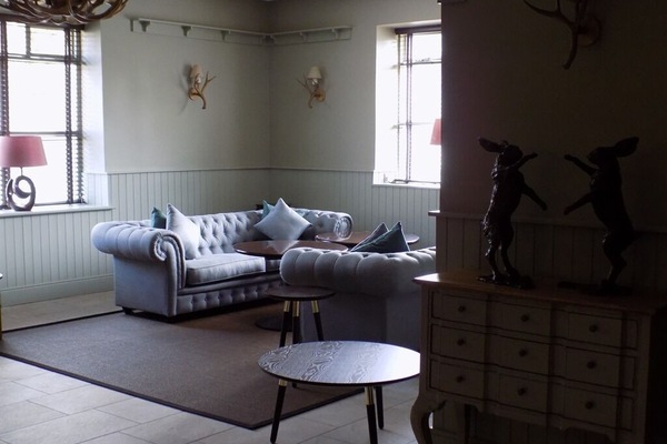 Living Room / Lounge