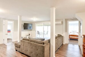 TV, fireplace, offices