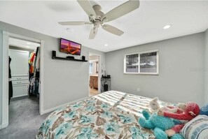 3 habitaciones, escritorio, tabla de planchar con plancha y wifi 