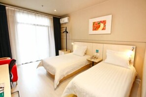 Room - Jinjiang Inn (Qingdao Taitung Pedestrian Street Village Subway Station Hotel) (Qingdao)