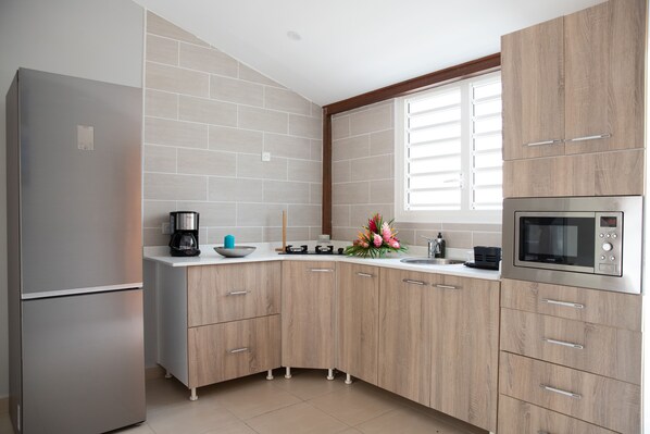 Fridge, microwave, stovetop, highchair