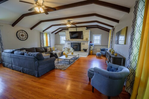 "Modern 6BR Pocono Lake View Home Near Attractions W Balcony”