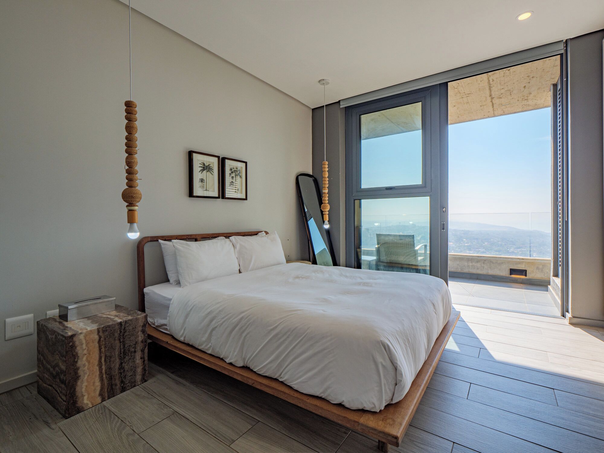 1 chambre, coffres-forts dans les chambres, fer et planche à repasser