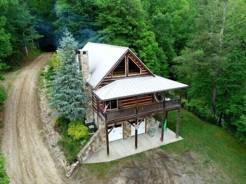 Secluded Mountain Top Cabin! NEW Starlink Internet!