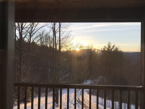 Interior - Secluded Mountain Top Cabin! NEW Starlink Internet! (Butler)