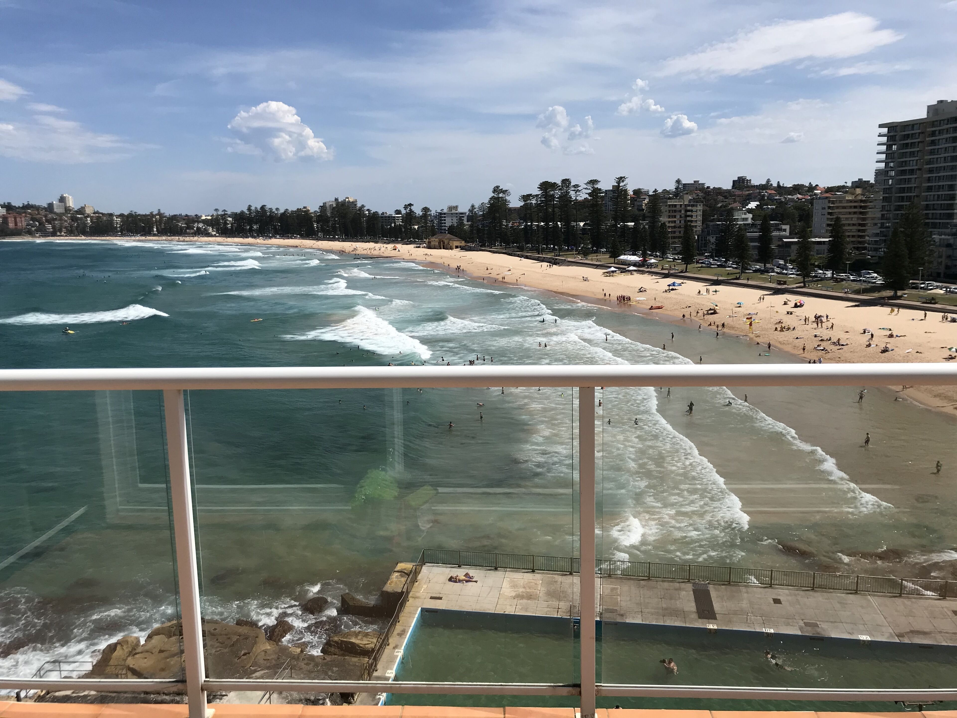 Waterfront apartment with stunning views over Manly beach — image 27