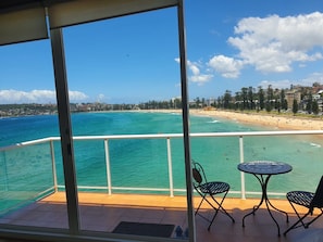 Property grounds - Waterfront apartment with stunning views over Manly beach (Queenscliff)