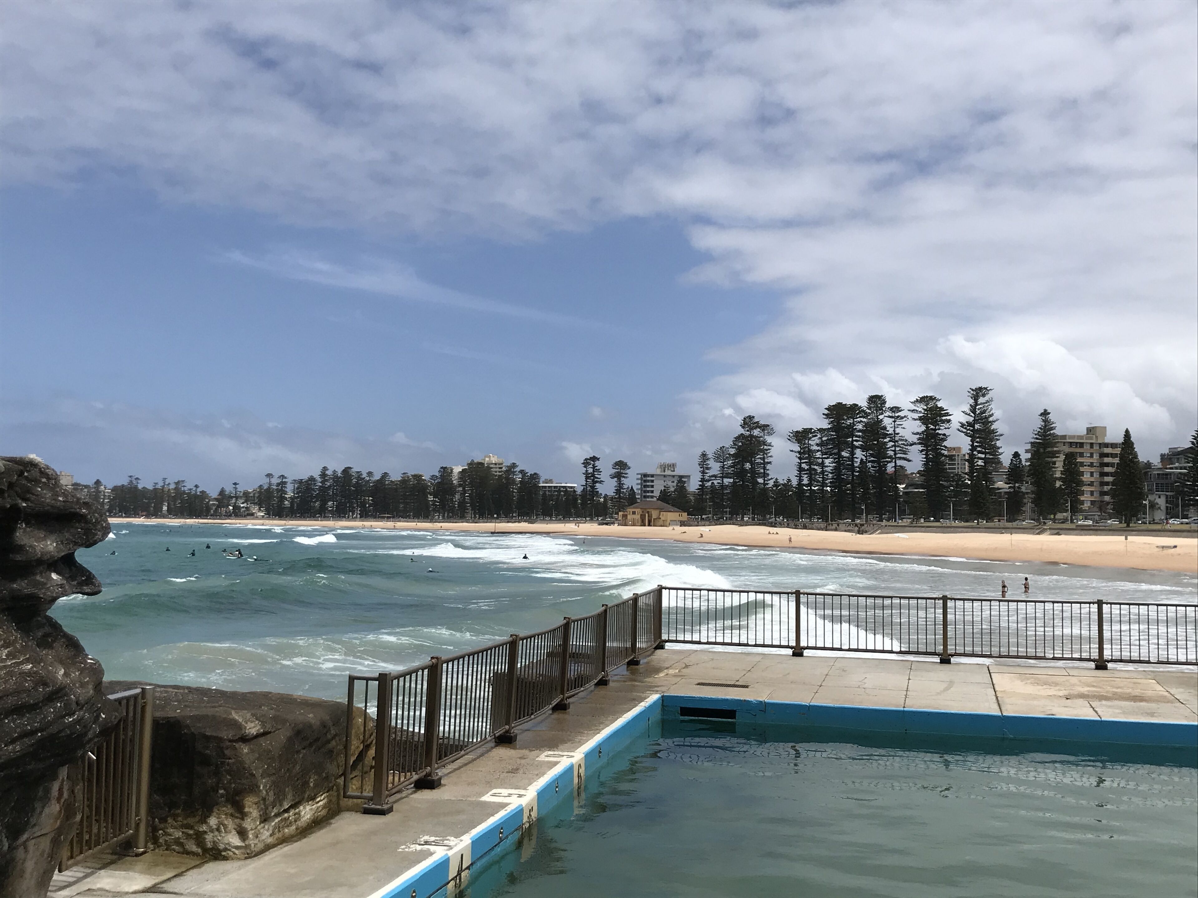 Waterfront apartment with stunning views over Manly beach — image 11