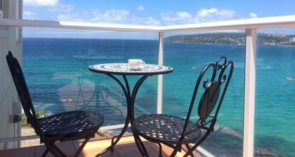 Waterfront apartment with stunning views over Manly beach