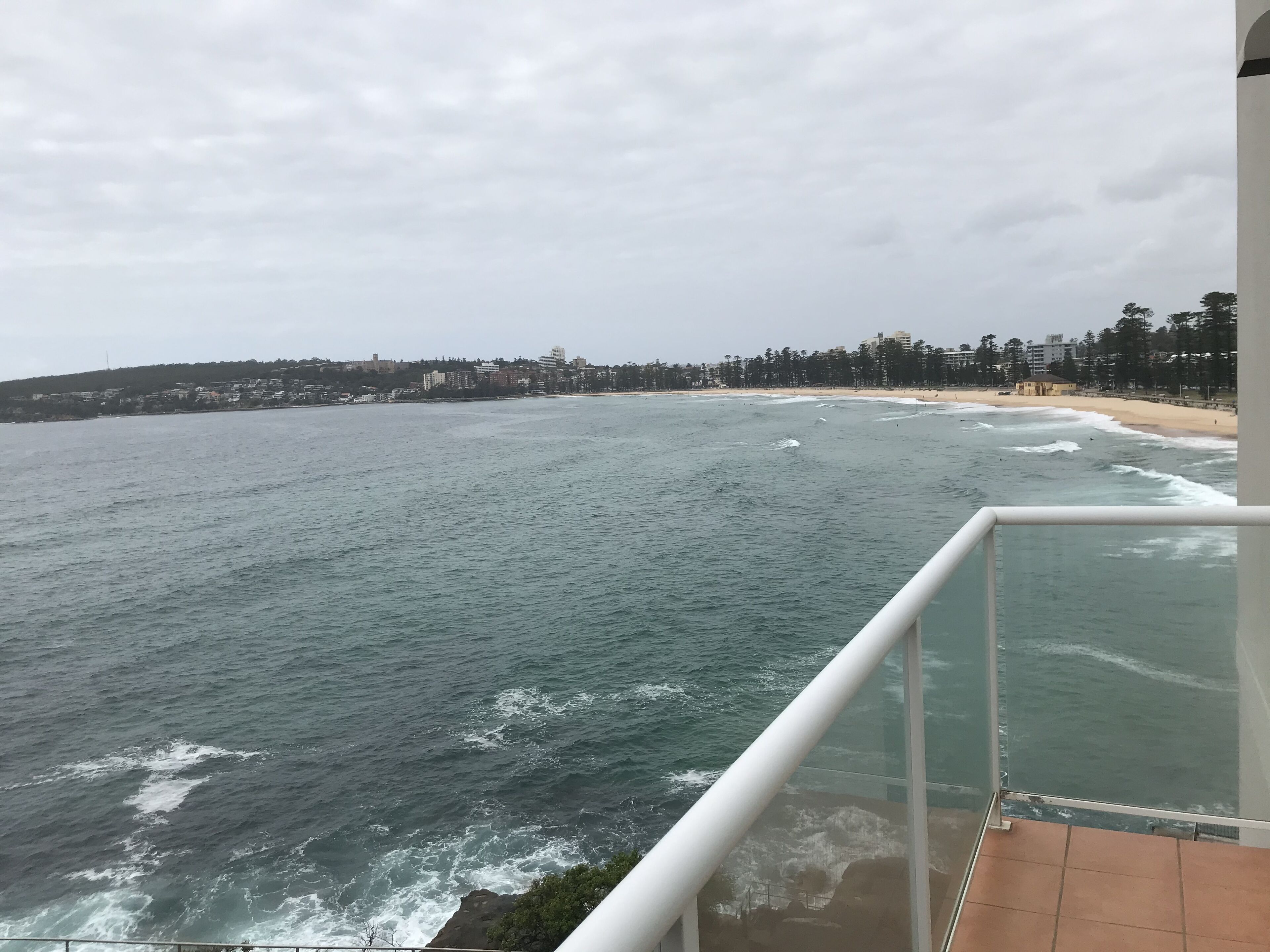 Waterfront apartment with stunning views over Manly beach — image 23