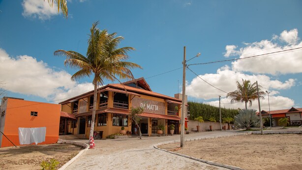 Vista frontal de la propiedad