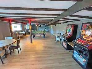 Games room - Twit Too Woo - UK6760 (Cenarth, near Newcastle Emlyn)
