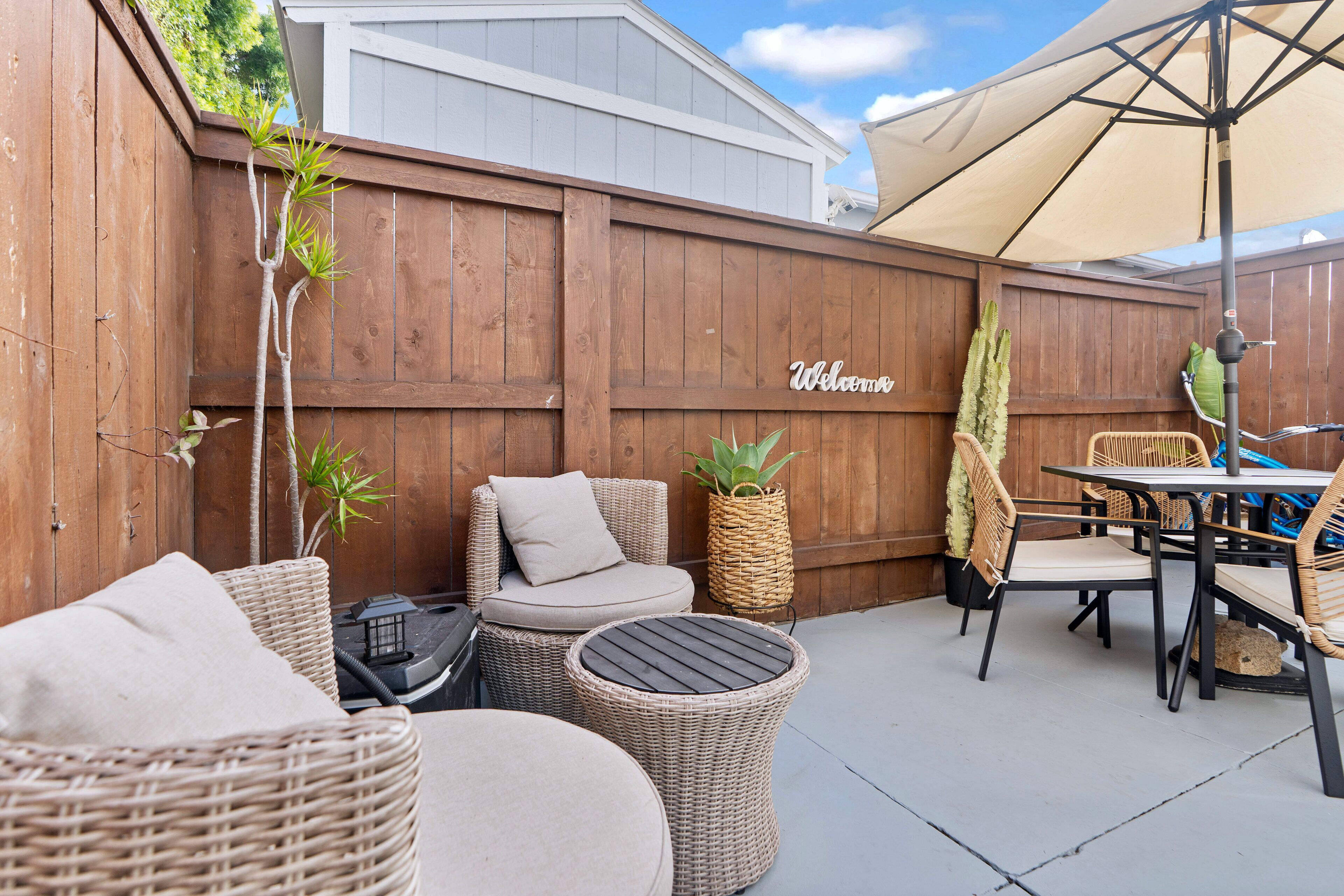 Outdoor dining