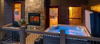 Ski In Out Villa 452 I Private Hot Tub I Great Views I Outdoor Fireplace I Discounted Attractions