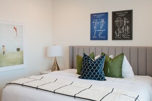 3 bedrooms, iron/ironing board, travel cot, Internet