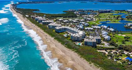 Corner Direct Oceanfront Condo Stunning Views S. Hutchinson Island