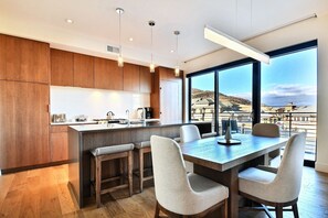 Condo, 1 Bedroom | Dining