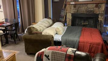 2 Schlafzimmer, Schreibtisch, Bügeleisen/Bügelbrett, kostenloses WLAN