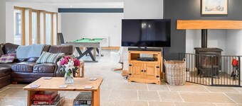 9 bedroom accommodation in Bishopswood, near Honiton