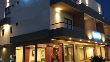 Fachada de la propiedad