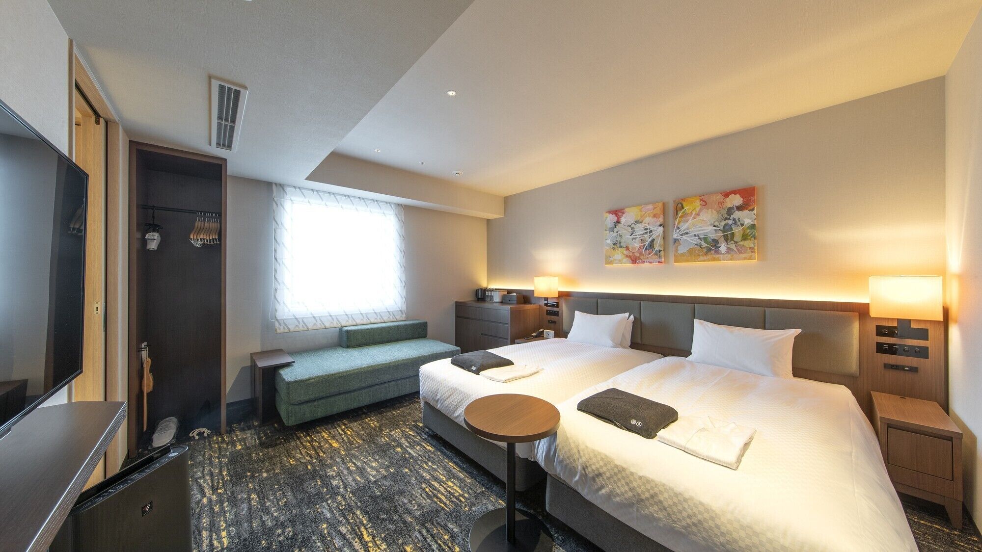 Free WiFi, bed sheets