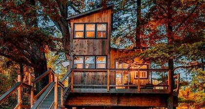 Treehouse - Countryside - Farm Animals - Fire Pit
