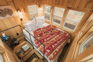 1 dormitorio, escritorio, tabla de planchar con plancha y wifi