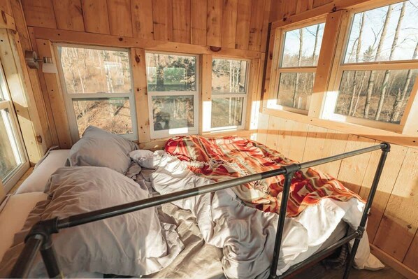 1 bedroom, desk, iron/ironing board, WiFi