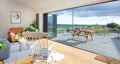 3 bedroom accommodation in Blunts, near Saltash