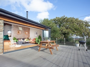 Outdoor dining - 3 bedroom accommodation in Blunts, near Saltash (Blunts, near Saltash)