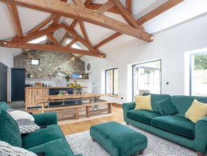 Fireplace, Netflix, streaming services - 3 bedroom accommodation in Blunts, near Saltash (Blunts, near Saltash)