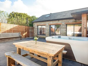 Outdoor dining - 3 bedroom accommodation in Blunts, near Saltash (Blunts, near Saltash)