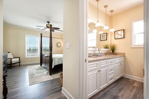 4 bedrooms, free WiFi, bed sheets