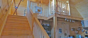 
Camp David: Heart of the Wht. Mtns. N. Lincoln NH. Clean & Well Maintained  