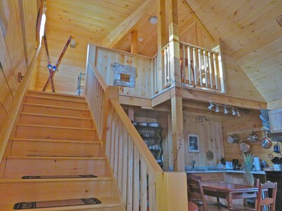 
Camp David: Heart of the Wht. Mtns. N. Lincoln NH. Clean & Well Maintained  