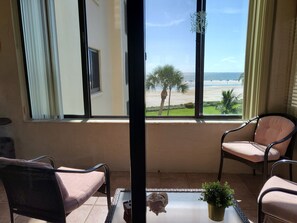 Interior - Coastal Escape ● Steps to Beach ● Sunset Views (Fort Myers Beach)